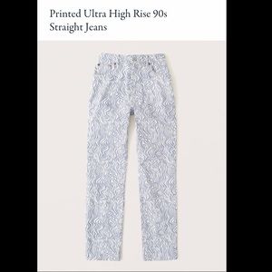 NWT❗️ A&F 90’s Printed Ultra High Rise Straight Jeans